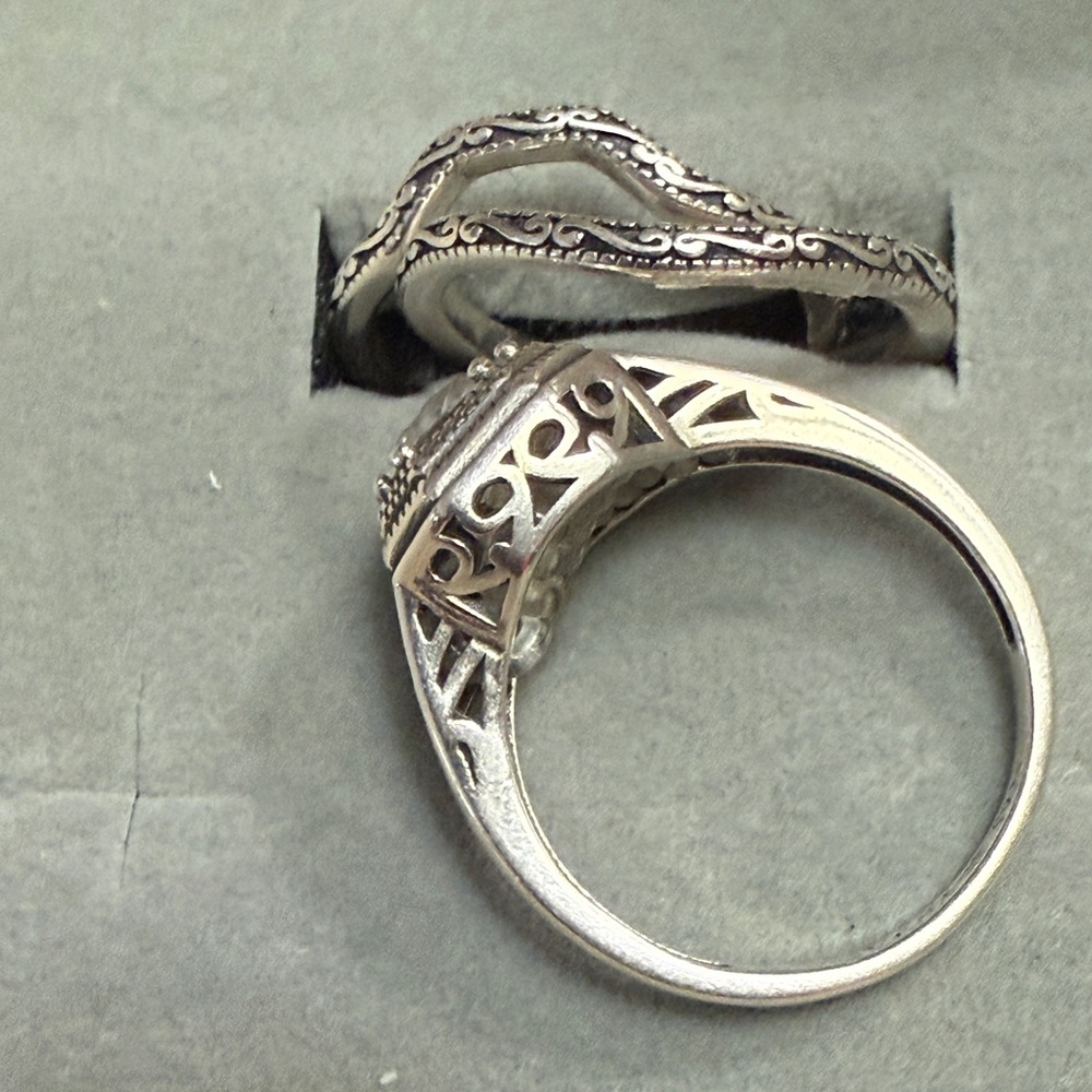 Silver Ribbon Gift Box - Picture 4 of 6